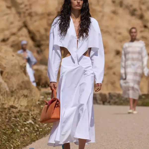 Jacquemus PO S27 012.jpg
