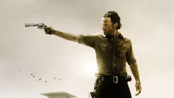 ¡Una de las favoritas! La serie que se estreno el 31 de octubre de 2010 ha conquistado a varios amantes del terror en todo el mundo. Si todavía no la empiezas a ver y eres amante de los zombis, ¿qu...