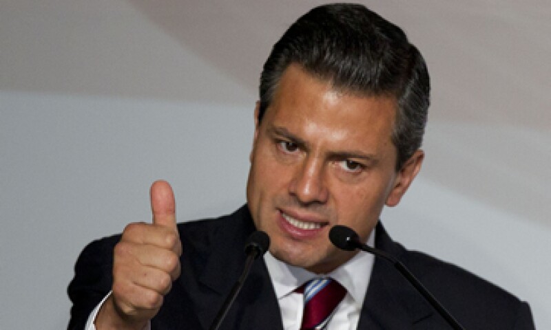 Peña Nieto se pronunció también por alcanzar un mayor crecimiento económico y más recursos a Pemex, sin privatizar. (Foto: AP)