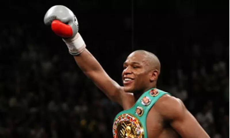  Floyd Mayweather tuvo ingresos por 105 millones de dólares sin necesidad de contar con patrocinios. (Foto: Getty Images)