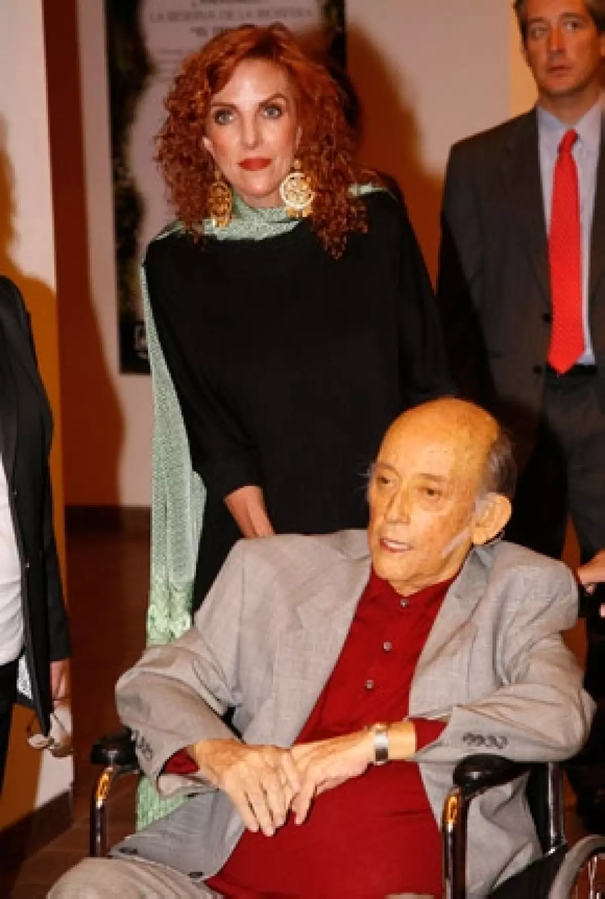 Unos días antes de su muerte, el escritor fue ovacionado en la Semana de Chiapas en México donde presentó su espectáculo "Para leer mejor a Sabines"