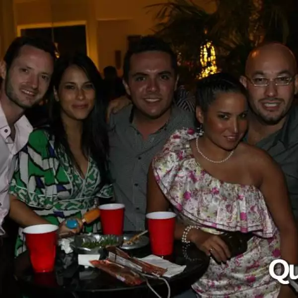 Fiesta de Fernando Lebrija por sus 2 diosas de plata