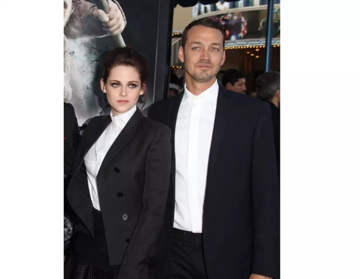 Rupert y Kristen durante la alfombra roja de la película `Blancanieves y el CazadorÂ´.