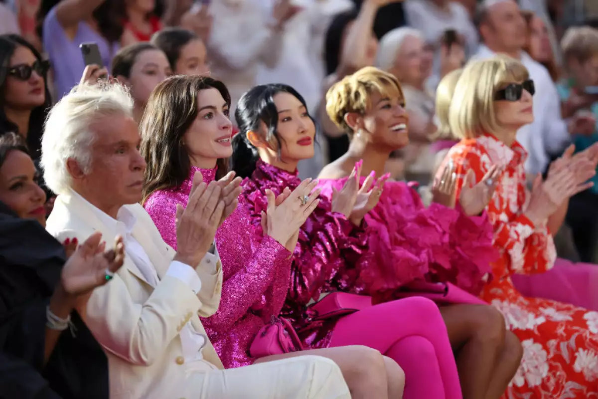 Valentino Haute Couture Fall/Winter 22/23 - Front Row