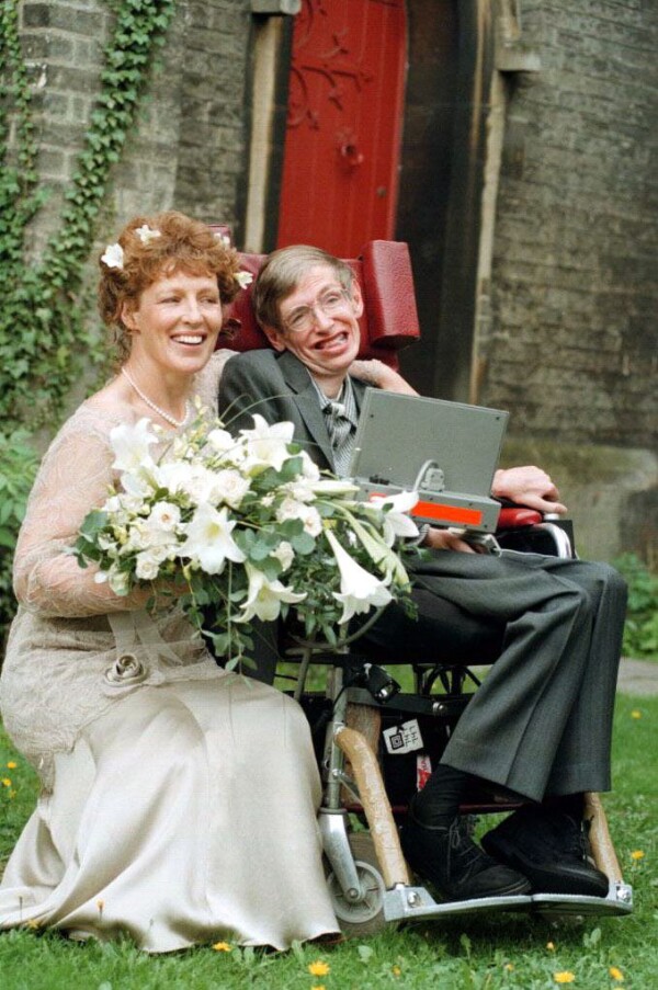 Stephen Hawking y quien fuera su esposa Elaine Mason