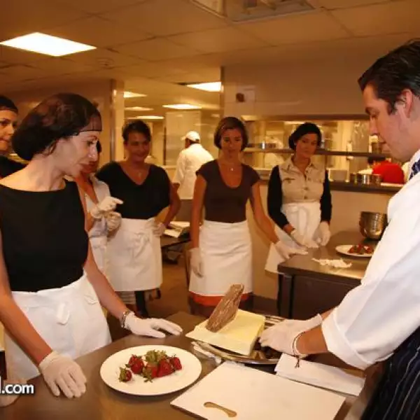 Cristina Poli,Manita Shine,Mariana Alamán,,Claudia Bernaldo de Quiroz,Daniel Tellez