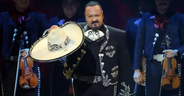 Pepe-Aguilar-convoy