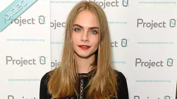 La actriz y modelo visitó a James Corden en su show y lo enfrentó en un divertido y un poco alterado duelo de rap.