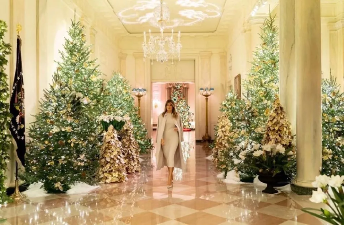 Melania Trump en Navidad 2019.jpg