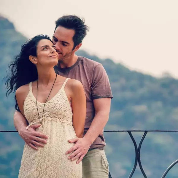 aislinn-derbez-mauricio-ochmann.jpg