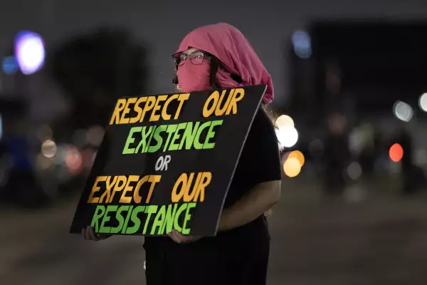 Protesters Denounce ICE Outside Chicago-Area Facility