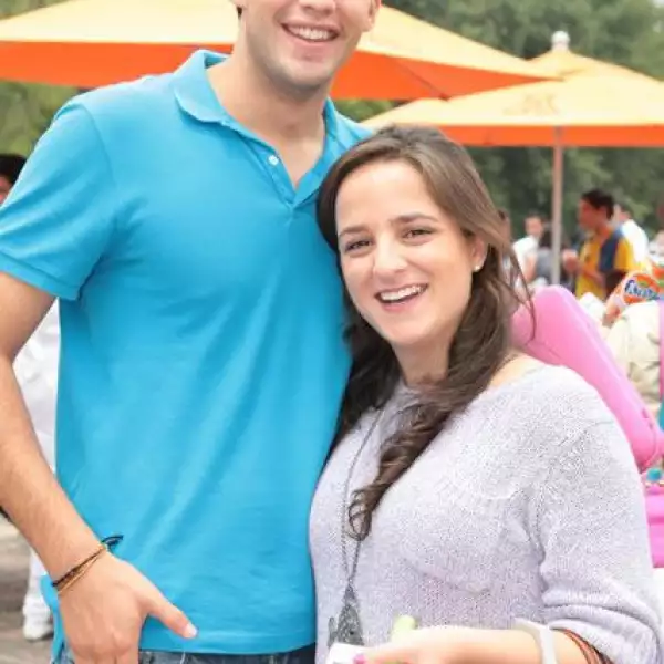 Hector Sada,Gaby Harfushi