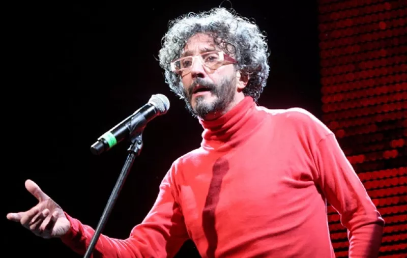 El cantautor deleitó a fans con temas del ayer y actuales; el concierto será transmitido en `Primera llamada´.