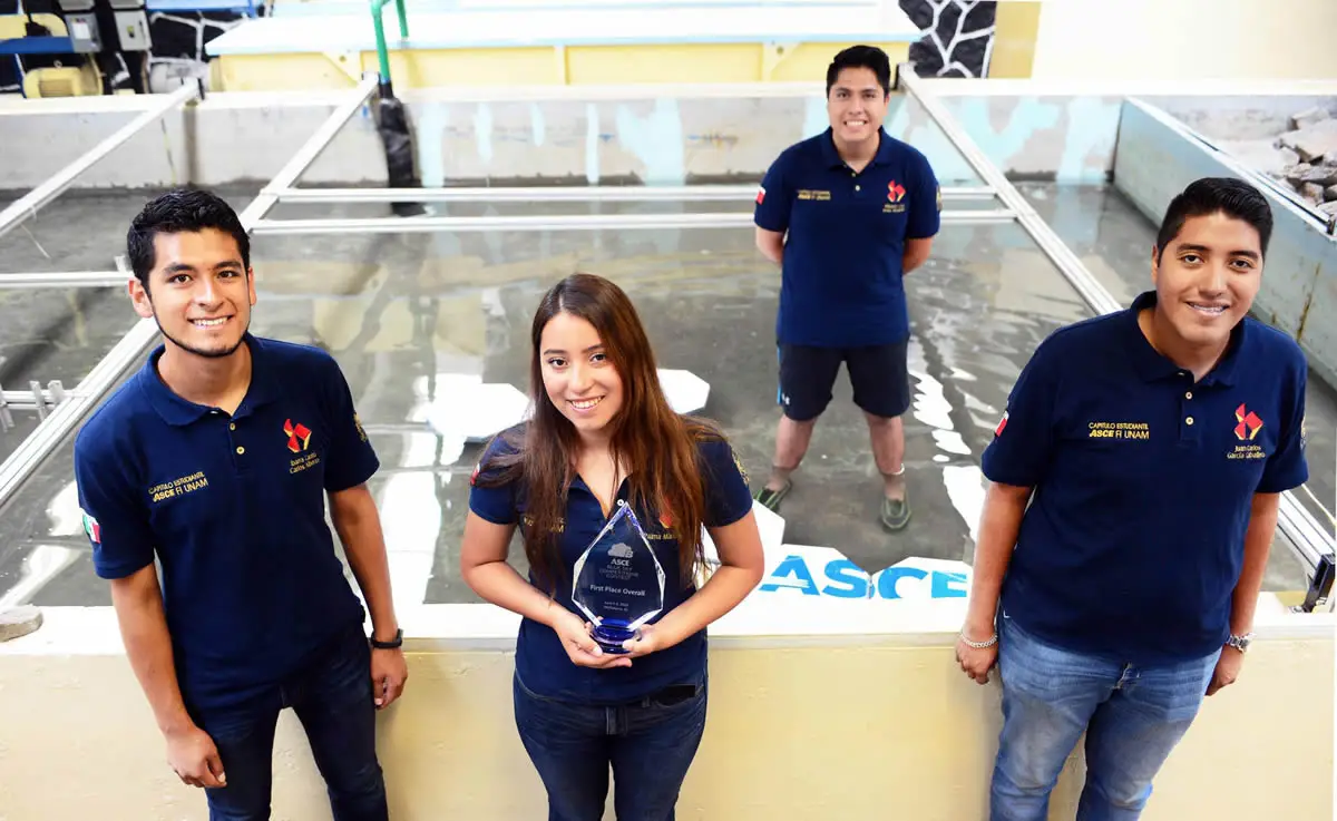 Alumnos UNAM - Facultad de Ingeniería