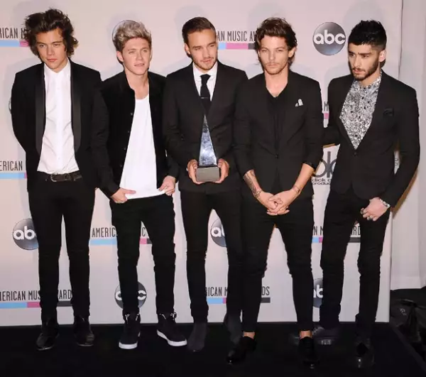 El grupo One Direction estuvo presente. También Kelly Osbourne y Calvin Harris.