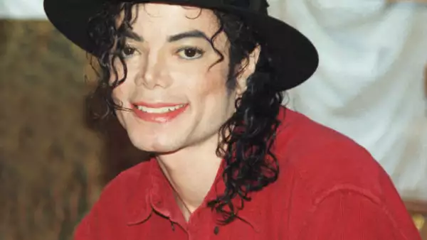 Michael Jackson comenzó su carrera musical al lado de sus hermanos.