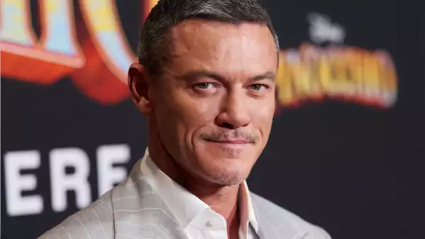 Luke Evans dice que no tendría carrera si solo hiciera personajes gay
