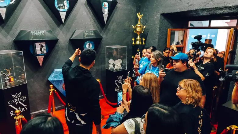 Carlos Rivera celebra 20 años de carrera en la Expo Riverista Fan Fest en Huamantla Tlaxcala