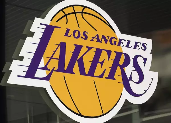 Los Lakers tendrán nuevos dueños: Josh Kushner y Bob Iger pagarán 12,500 millones de dólares por el control del equipo