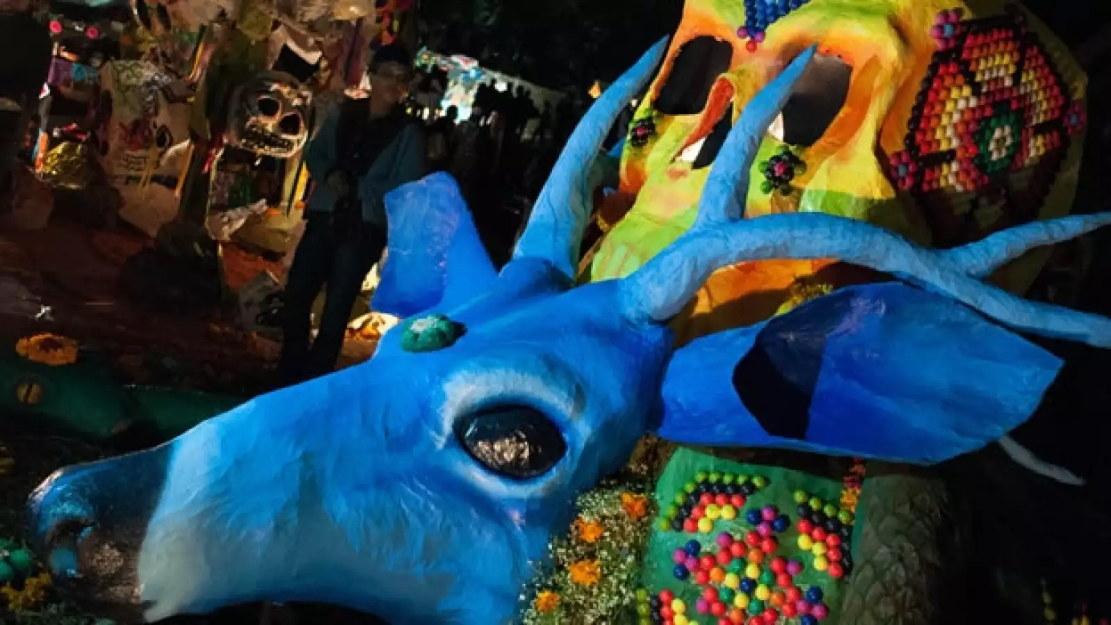 La UNAM recibe las ofrendas de muertos