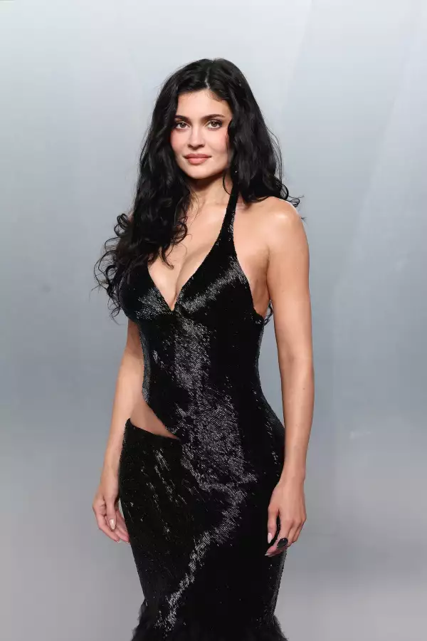kylie-jenner-demanda-exempleada