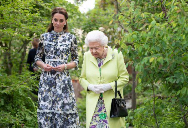 reina Isabel y Kate Middleton