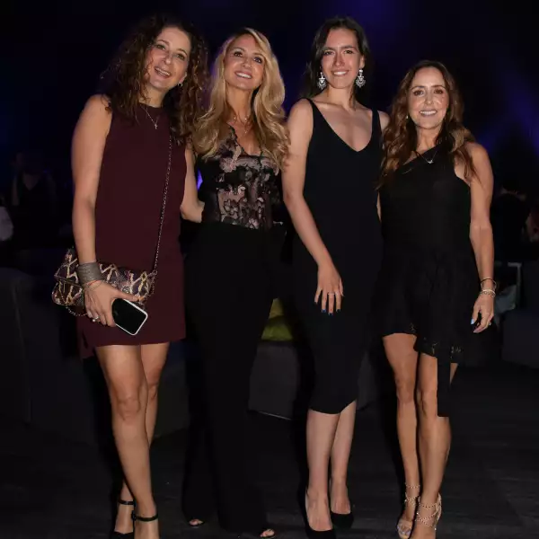 Silvia Ángel, Gaby Gosselin y Roberto Woodworth, Fernanda Afif.jpg