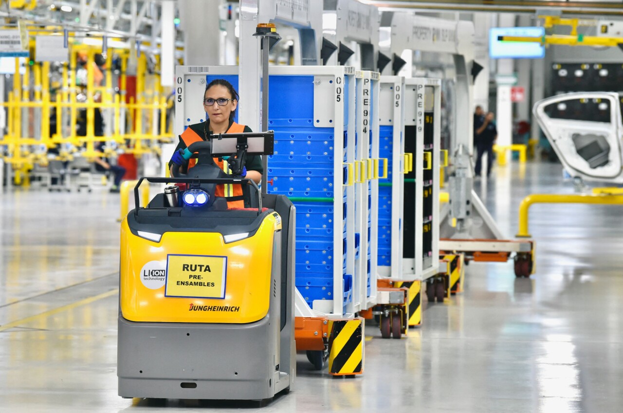 Las fábricas mexicanas venden más, pero las líneas de producción siguen frenadas