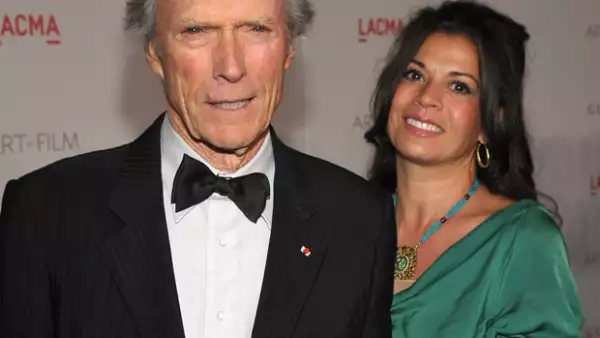 El actor estuvo casado por 18 años con Dina y, aunque su separación fue hace dos años, los trámites comenzaron en 2013 pero es hasta ahora que queda legalmente libre.