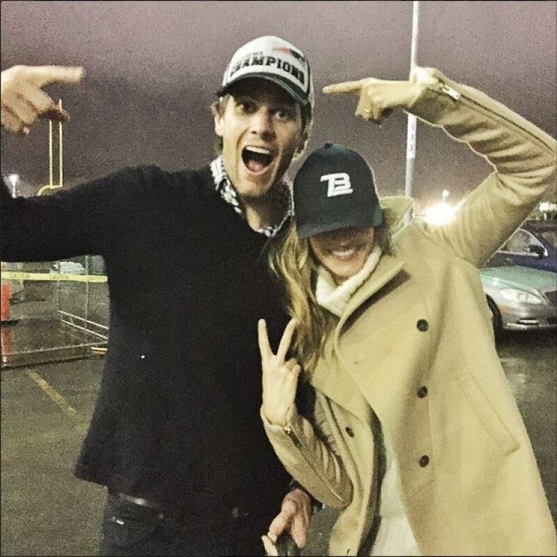 La modelo publicó esta imagen después del triunfo de su esposo en el Super Bowl y se dijo muy orgullosa de él.