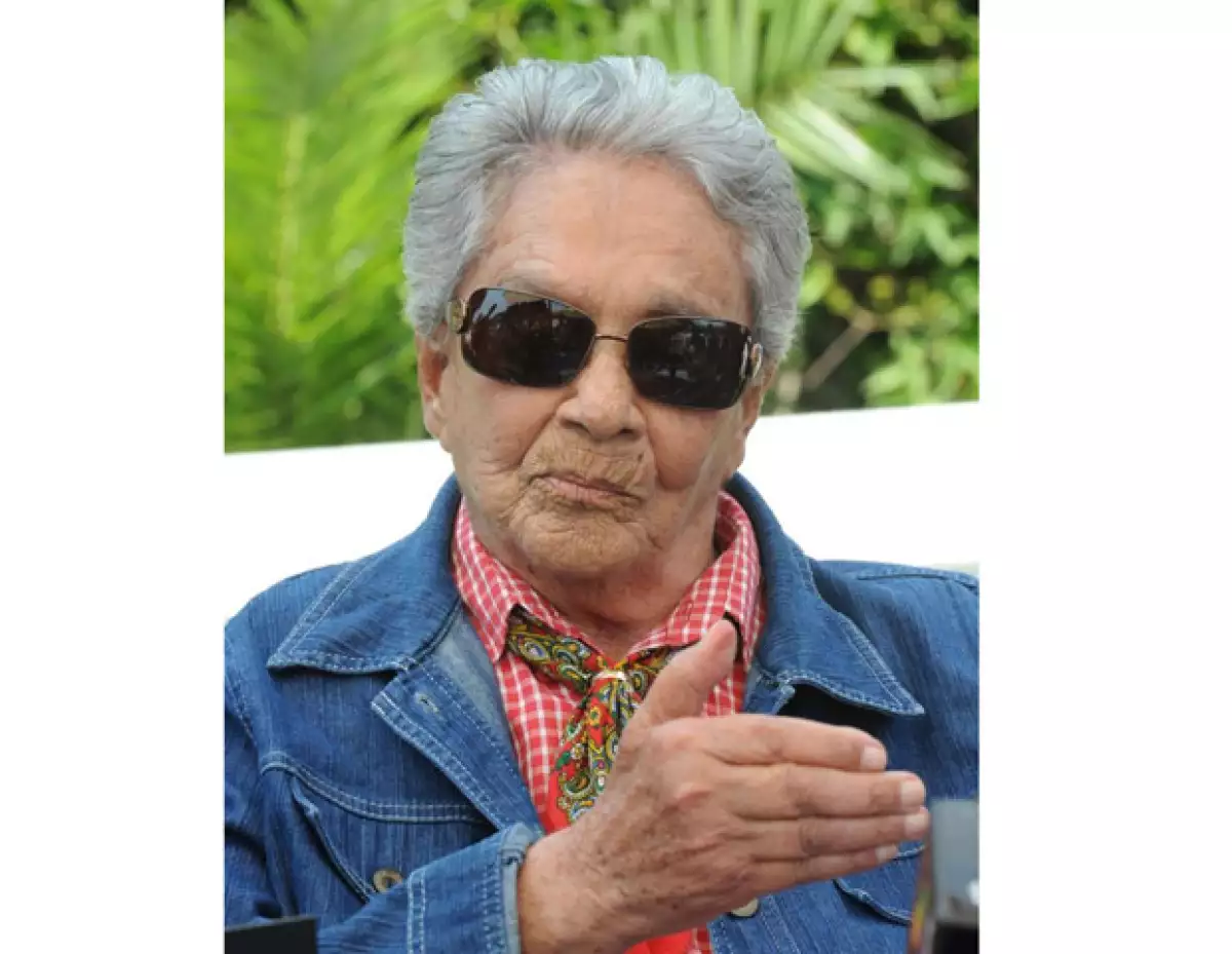 La cantante fue hospitalizada hoy de emergencia en una clínica de España debido a una insuficiencia cardíaca, informó el diario español El Mundo en su edición electrónica.