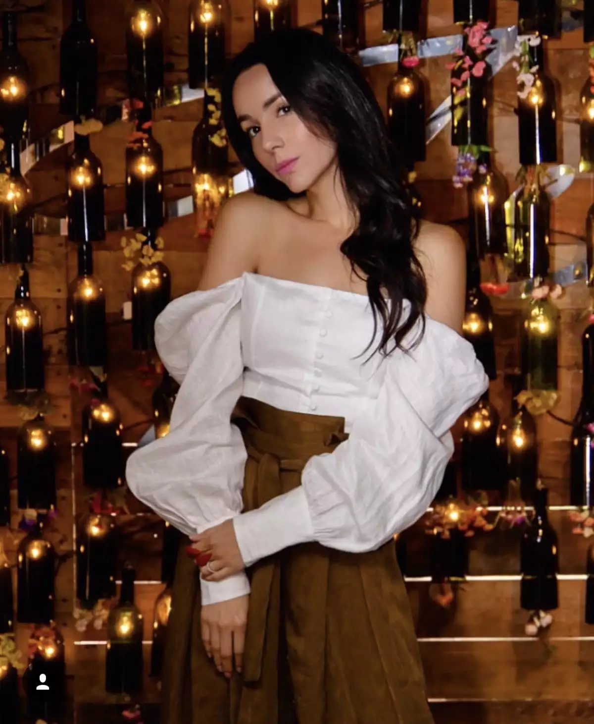CHANTAL-TORRES-LOOK-ROYALS.JPG