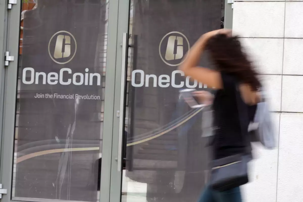 Jefa legal de OneCoin acepta cargos por estafa piramidal de al menos USD .000 millones Jefa legal de OneCoin acepta cargos por estafa piramidal de al menos USD .000 millones