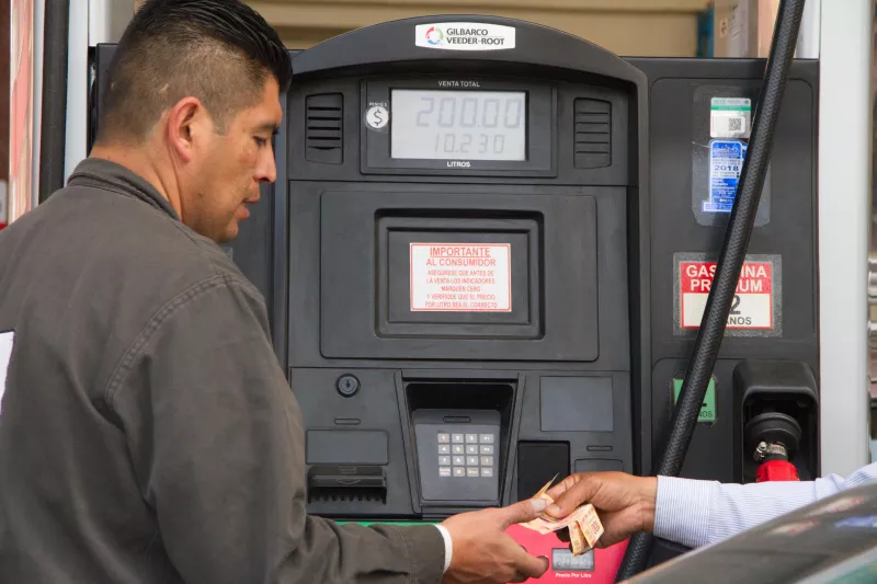 Gasolinera_Bolivar-2.jpg
