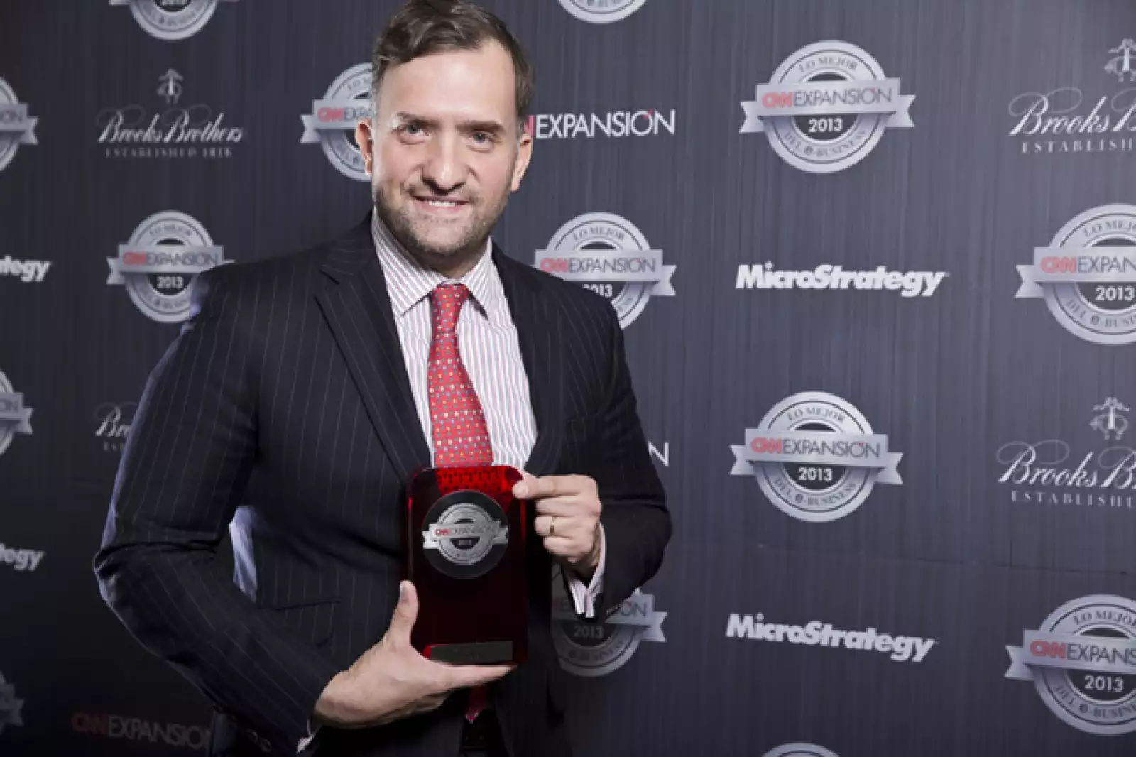 Manuel González Arce, director de Comunicación de Nokia, recibió el premio al Mejor Servicio al Consumidor. En esta categoría se califica la relación de las empresas de consumo con sus clientes, el uso de las nuevas tecnologías en la red.