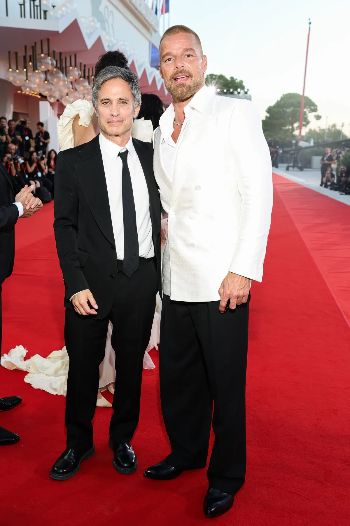 Gael García y Ricky Martin en el Festival Internacional de Cine de Venecia.