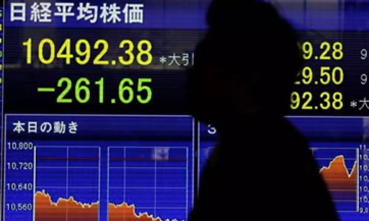 La agencia señaló que para Japón es difícil desacelerar el crecimiento del ratio deuda/PIB. (Foto: AP)