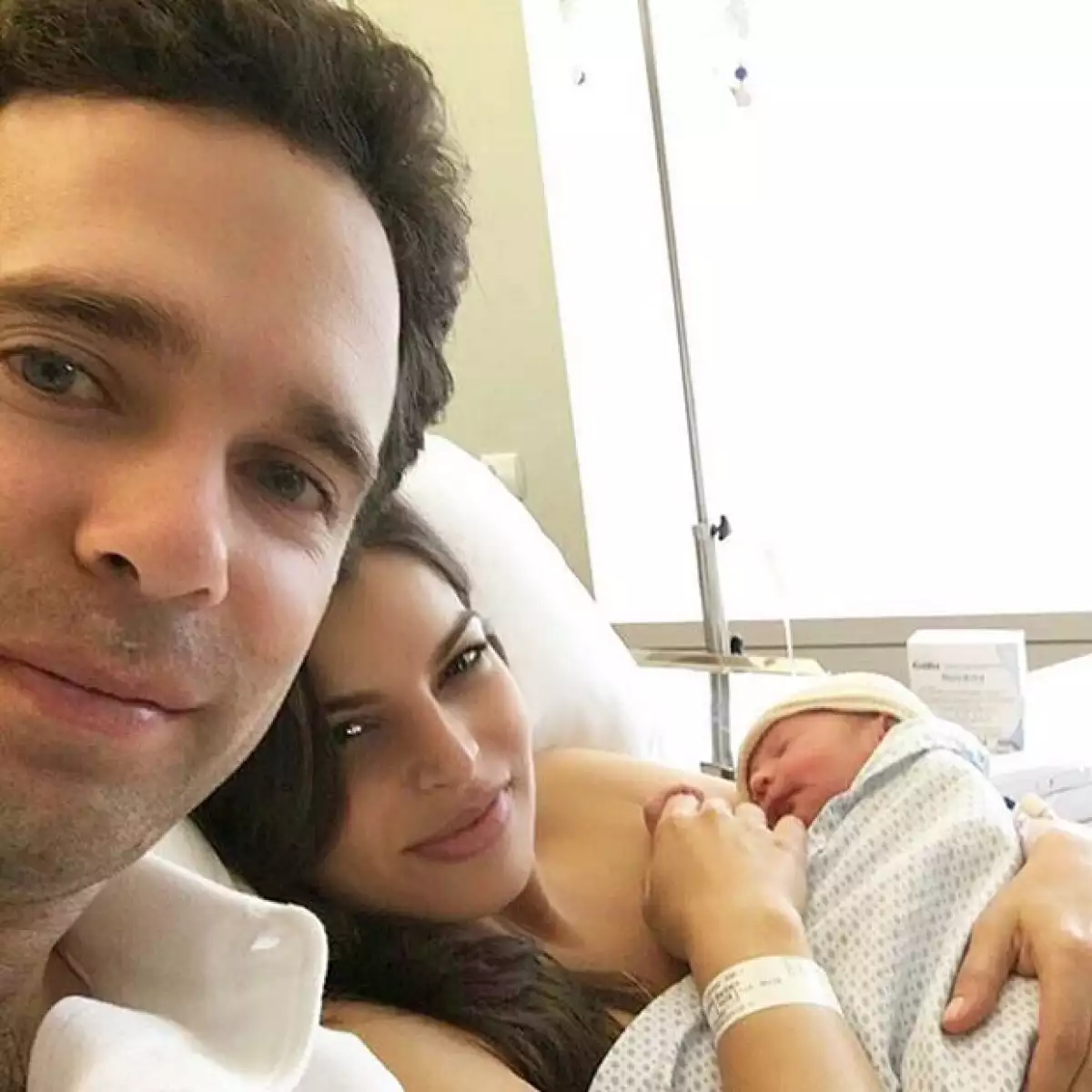 Tanto Bárbara como Alejandro no pueden evitar la emoción de la llegada de su primer bebé, por lo que la empresaria mexicana ha compartido un especial post en Instagram.