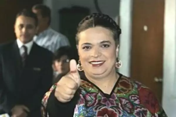 beatriz paredes joven.jpg