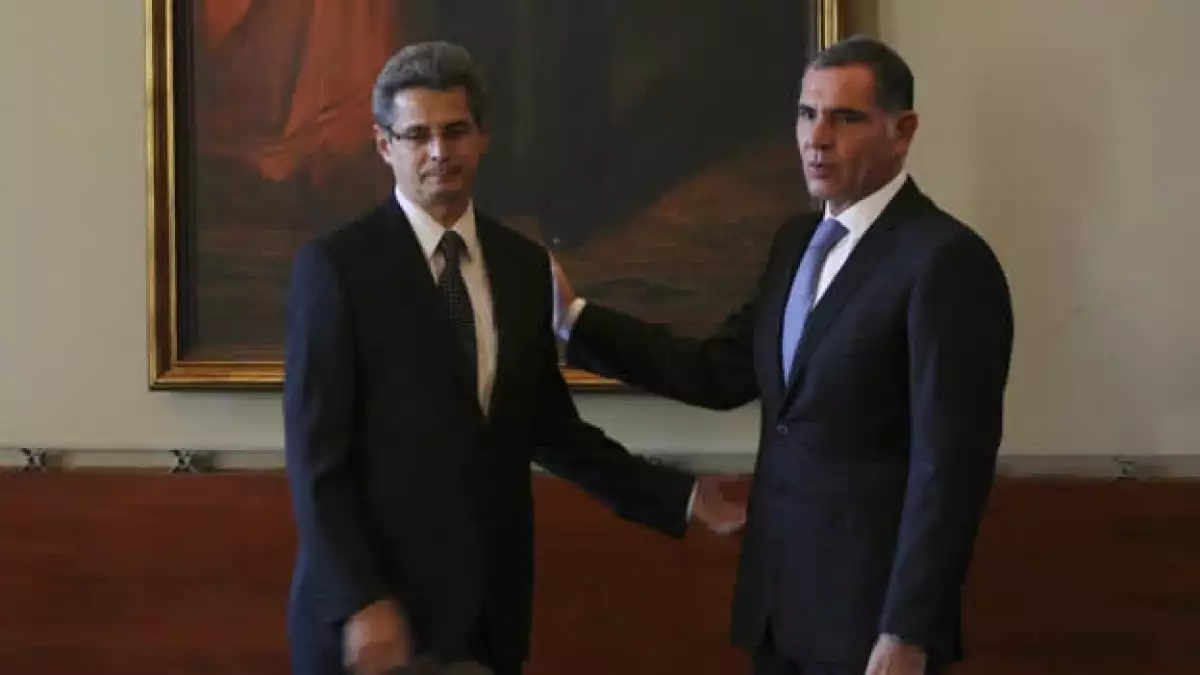 gabino cue toma protesta al nuevo secretario de gobierno