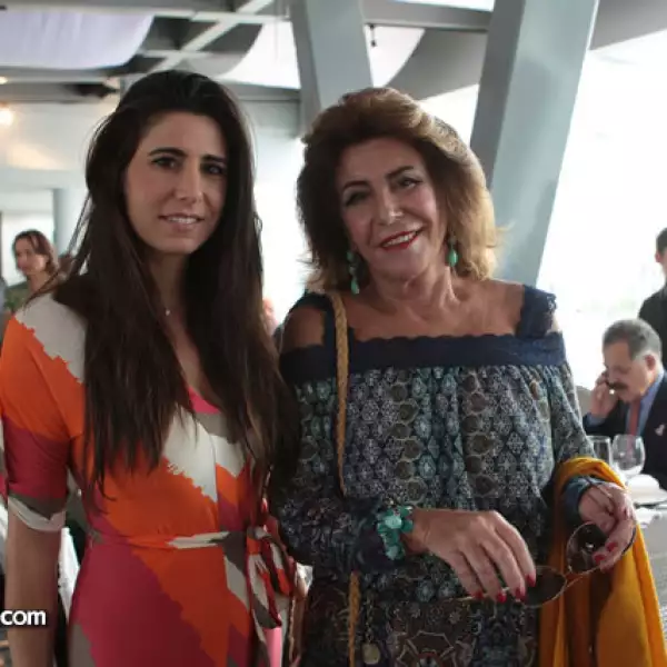 Daniela Arentes,Dusita Arentes