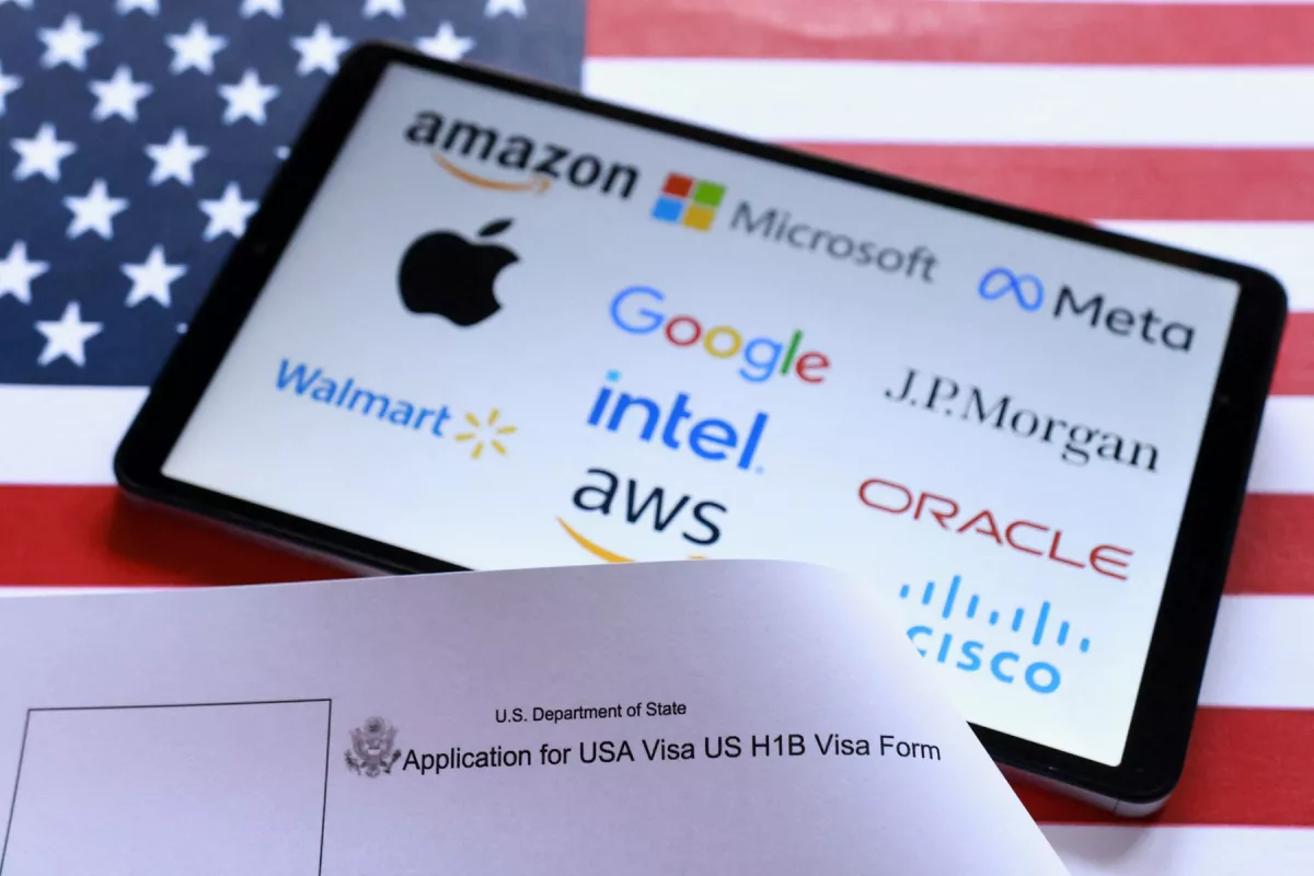 Políticas de EU son el Grinch de la Navidad: Meta y Google piden a trabajadores con visa H-1B no salir del país