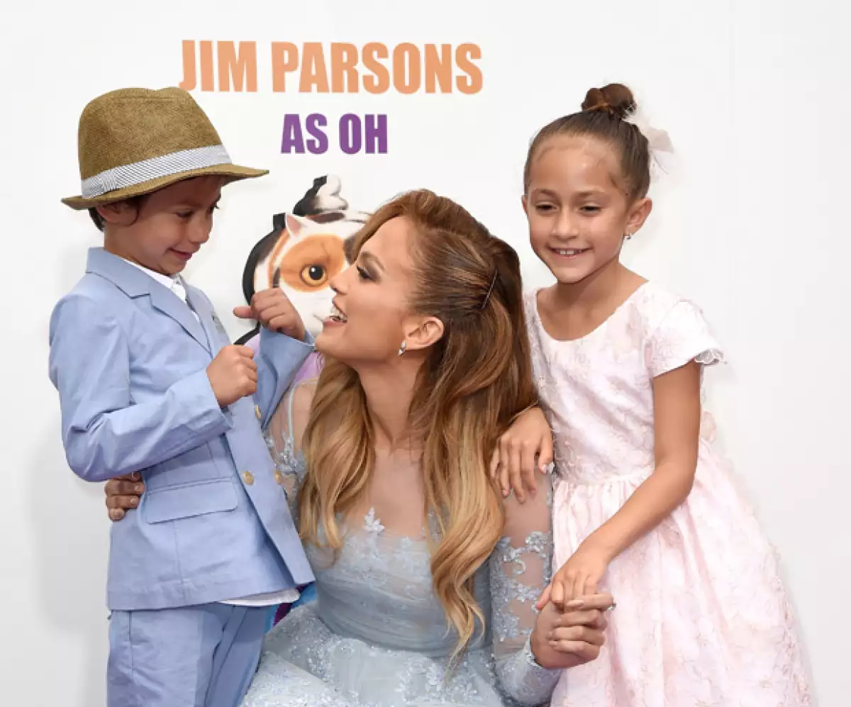 Jennifer Lopez, Max y Emme
