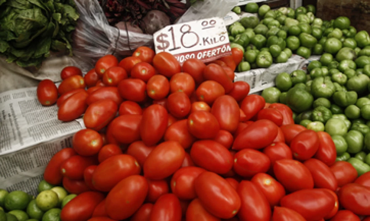Los grupos financieros pronostican una inflación de 0.69% en la primera quincena del año. (Foto: Cuartoscuro)