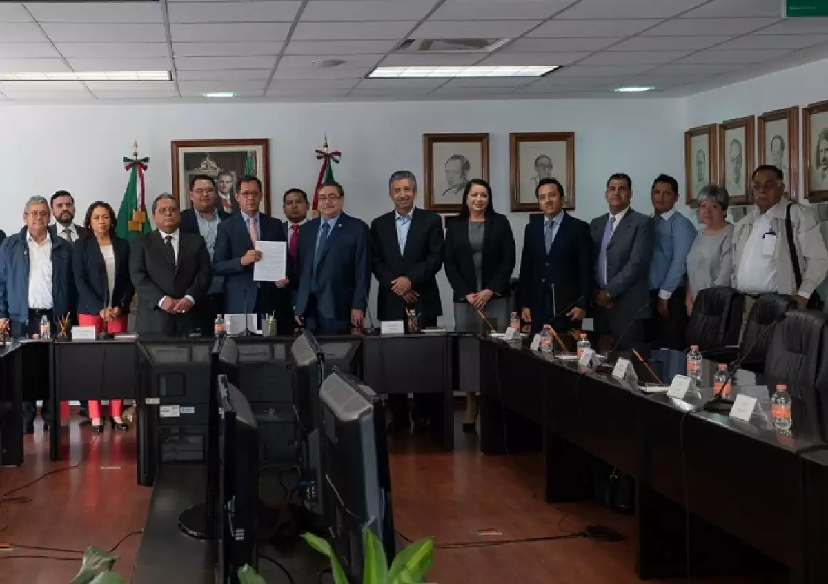 Uni�n Nacional de Sindicatos Mineros, Metal�rgicos y Metalmec�nicos de M�xico recibe su toma de nota