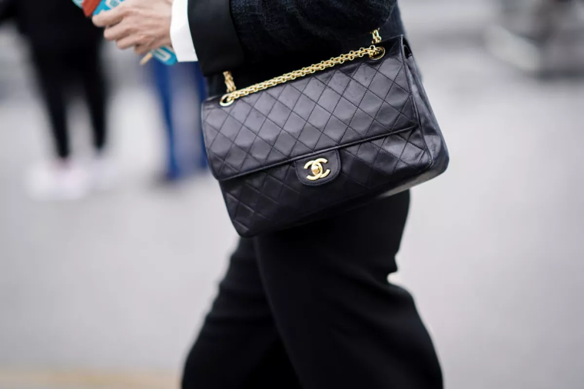 Street Style - Paris Fashion Week Womenswear Fall/Winter 2019/2020 : Day Nine