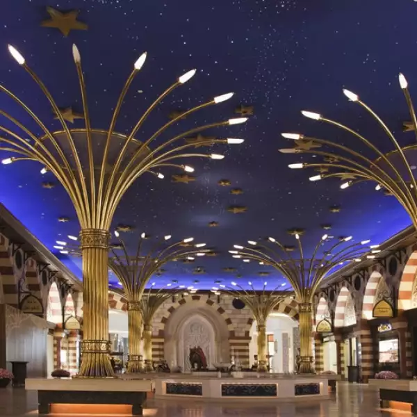  Este complejo rompió el Récord Guiness Mundial por ser el más grande del mundo (en términos de área total) 