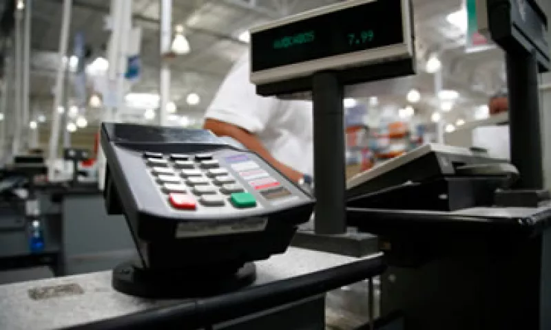 Los consumidores estadounidenses temen por un alza en las tasas de interés. (Foto: Getty Images)