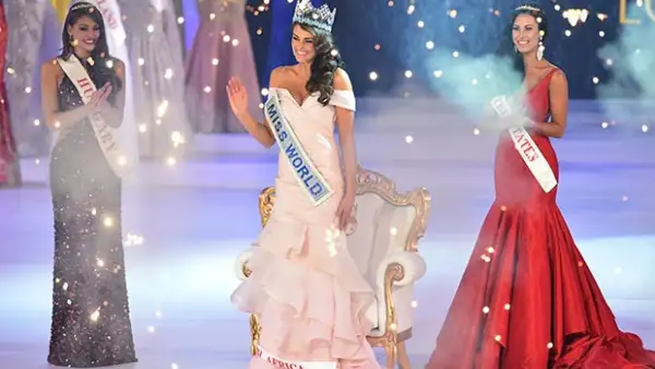 Rolene Strauss, una estudiante de medicina de 22 años, se alzó este domingo con la corona de Miss Mundo en Londres.