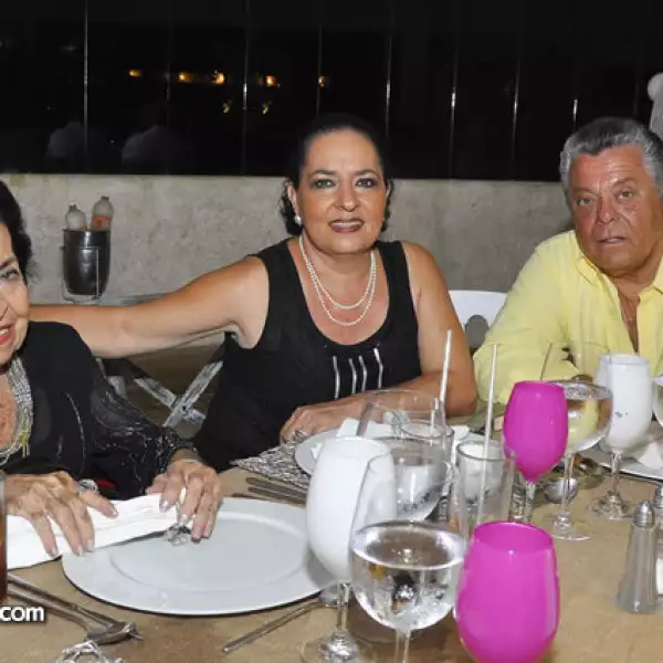 Ana María Estrada,Mary Saab,Carlos Estrada